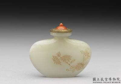 图片[2]-Jade snuff bottle with a filled-gold chrysanthemum-blossom design, Qing dynasty, 18th century-China Archive